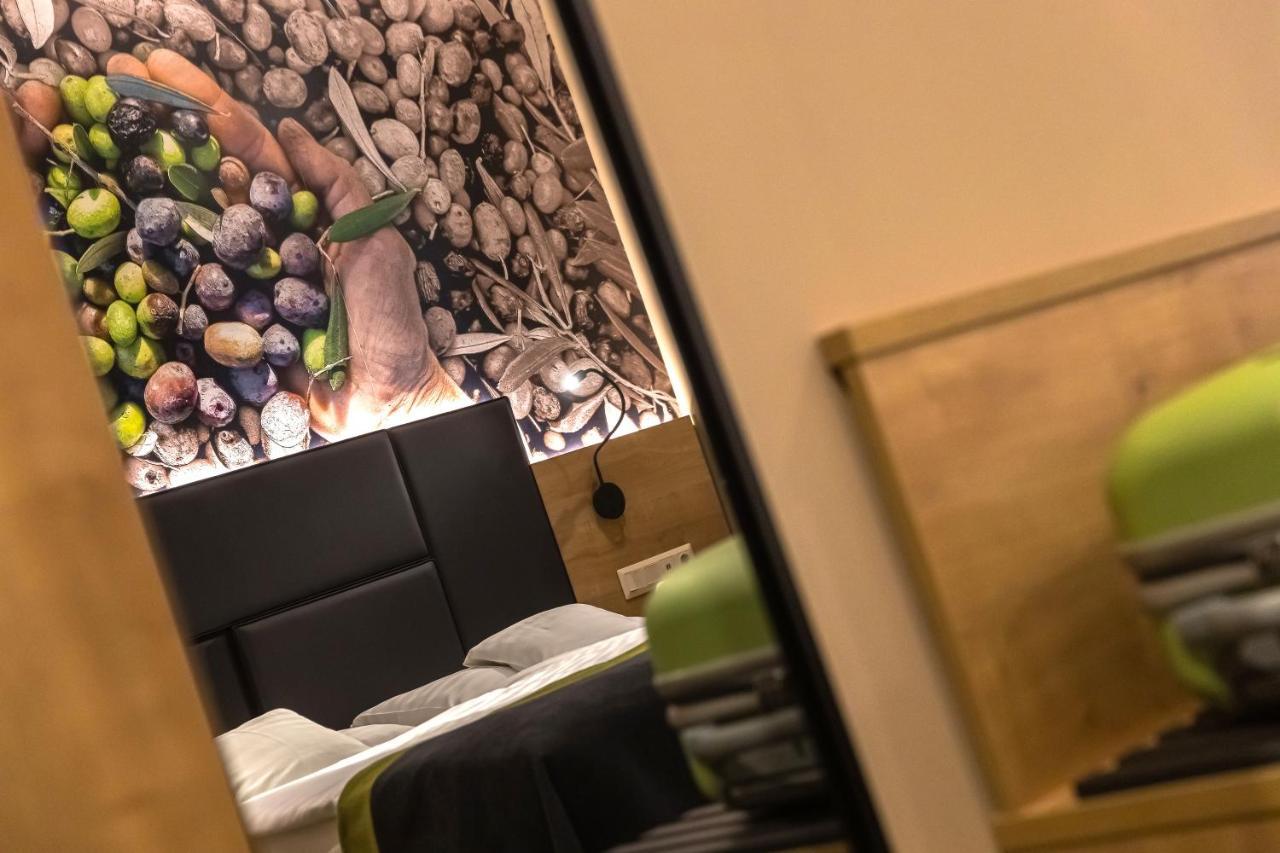 Oliva Hotel Veszprem Exterior photo