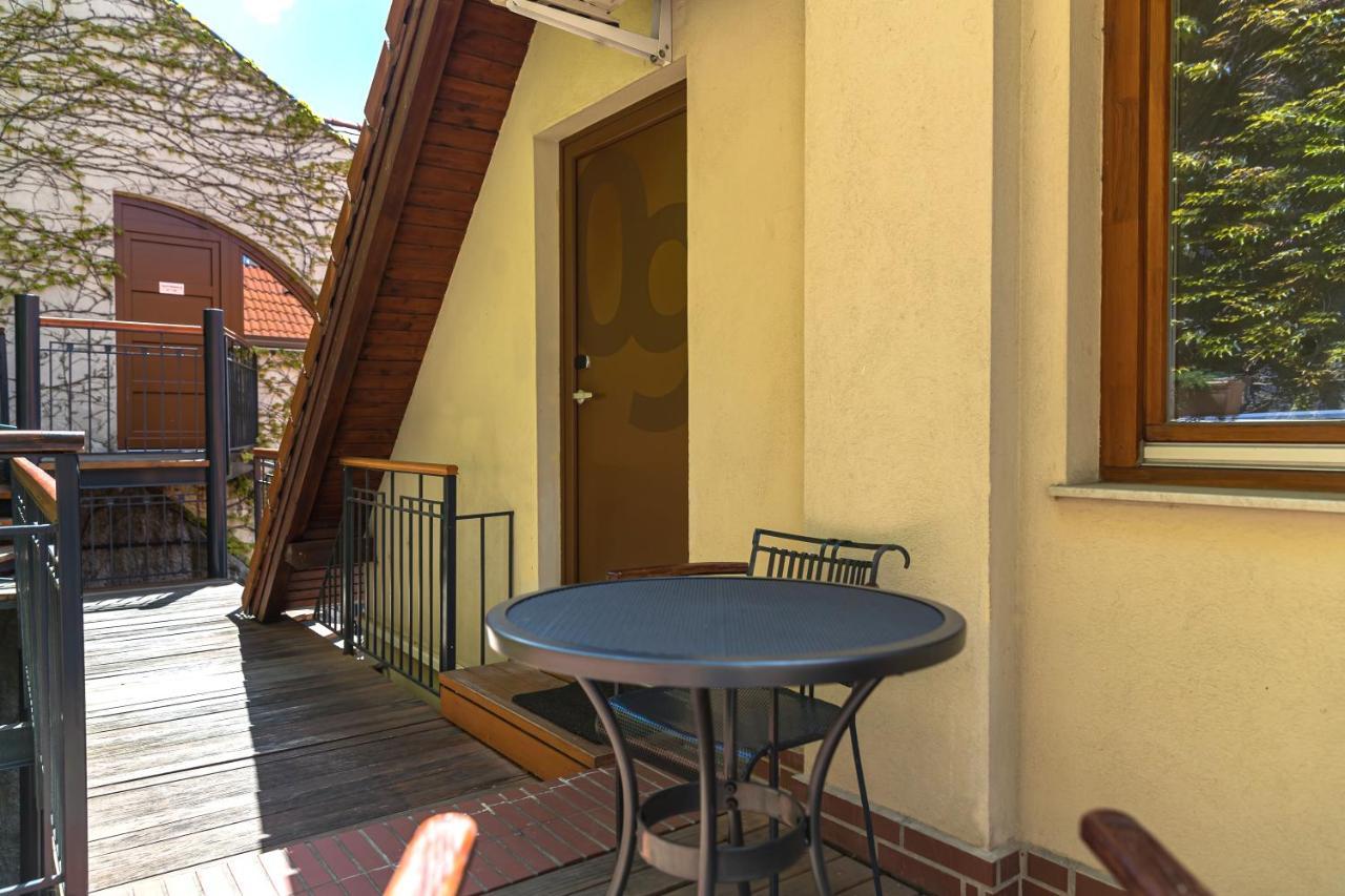 Oliva Hotel Veszprem Exterior photo